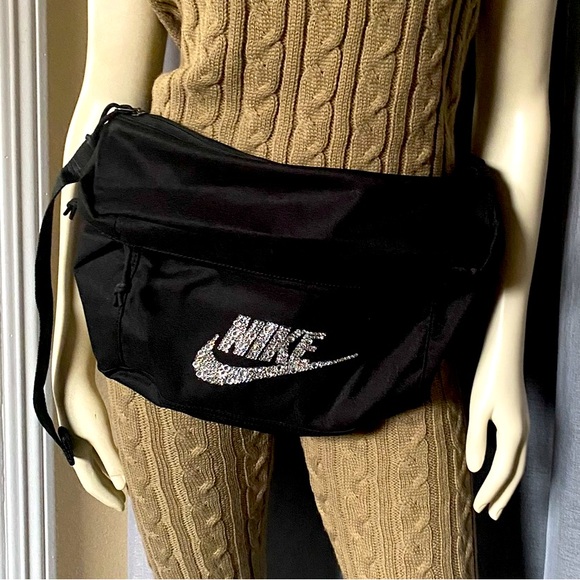 NIKE Custom Waist Pack - Picture 1 of 11